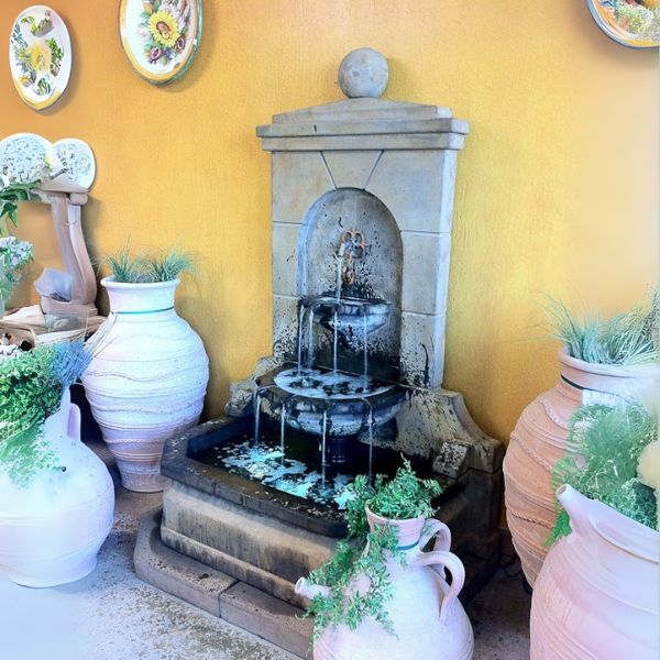 Acquitaine Wall Fountain in action.