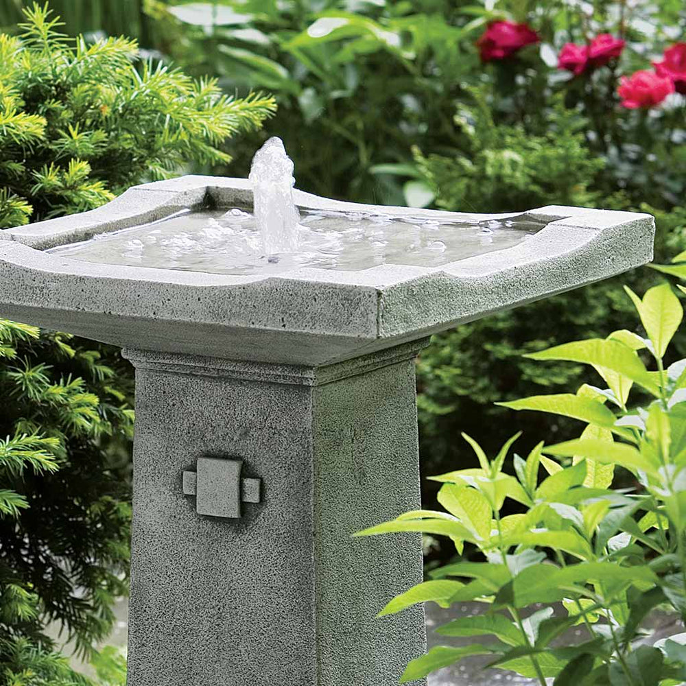 Bjorn Fountain in action upclose.