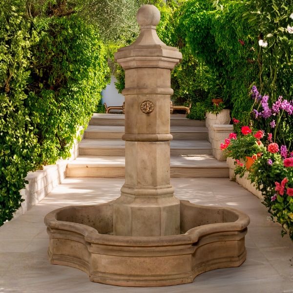 Octavia Pond Fountain with 70 Monaco Pond in action in the backyard.