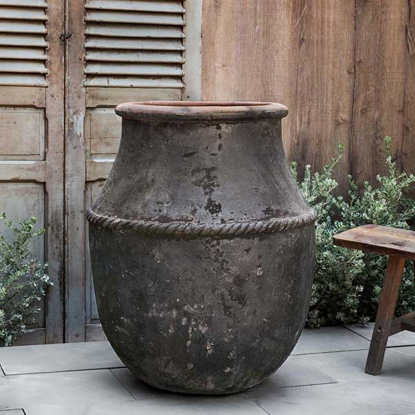 Siracusa Jar Planter - Vicolo Noir - S/1 on concrete in the backyard