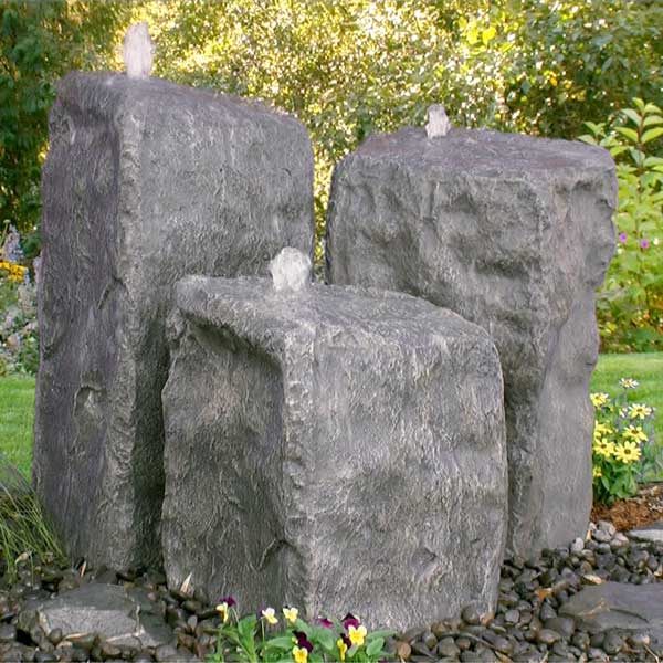 Watershed Triple Fountain Kit on black pebbles in action