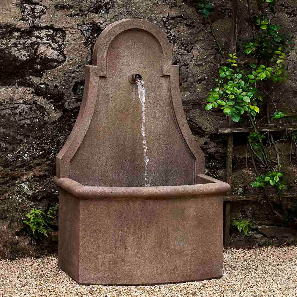 closerie wall fountain in action