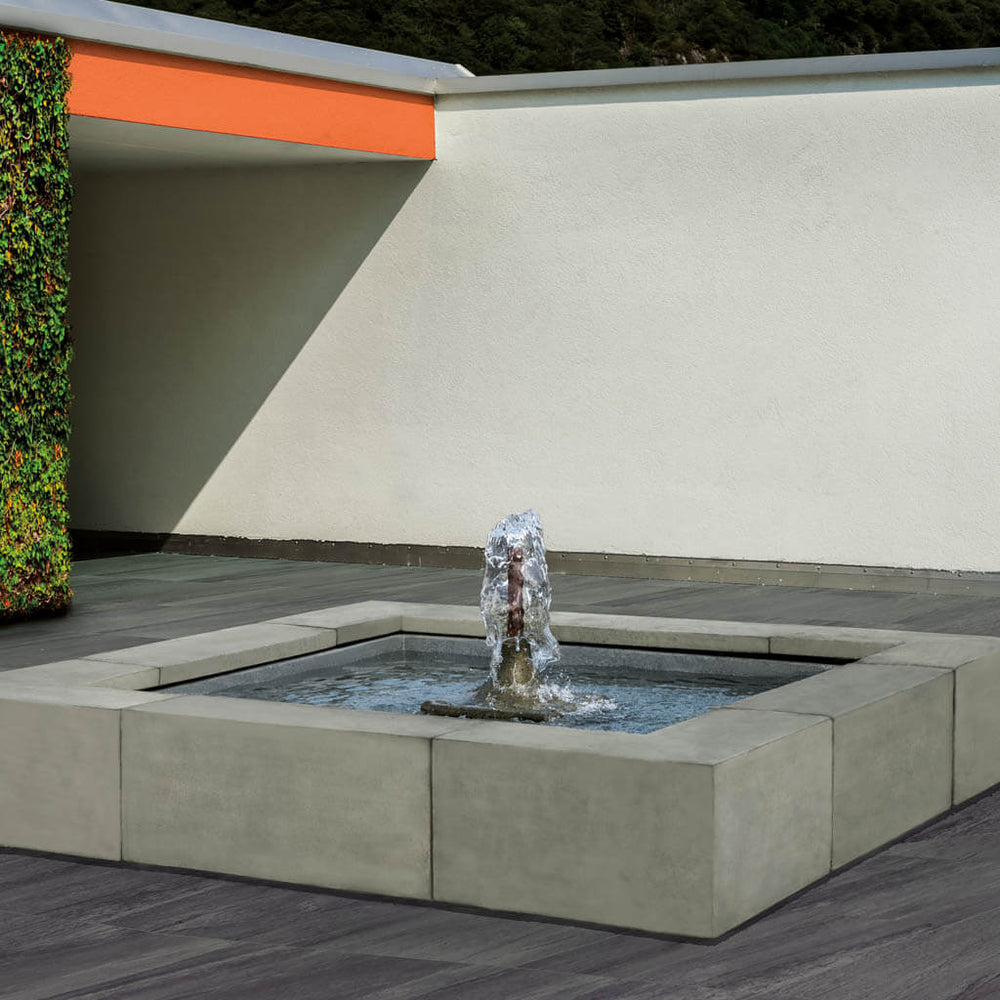concourse fountain in action
