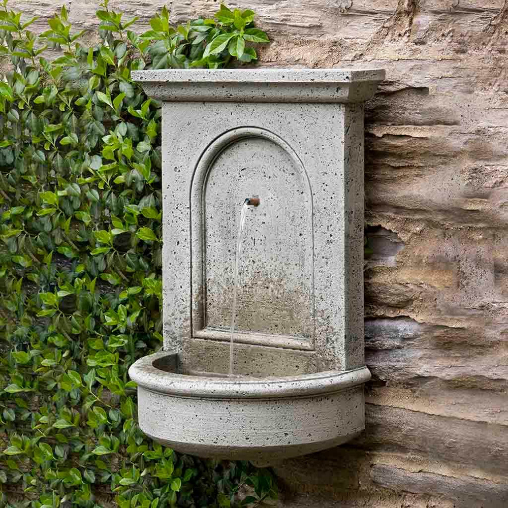portico fountain in action
